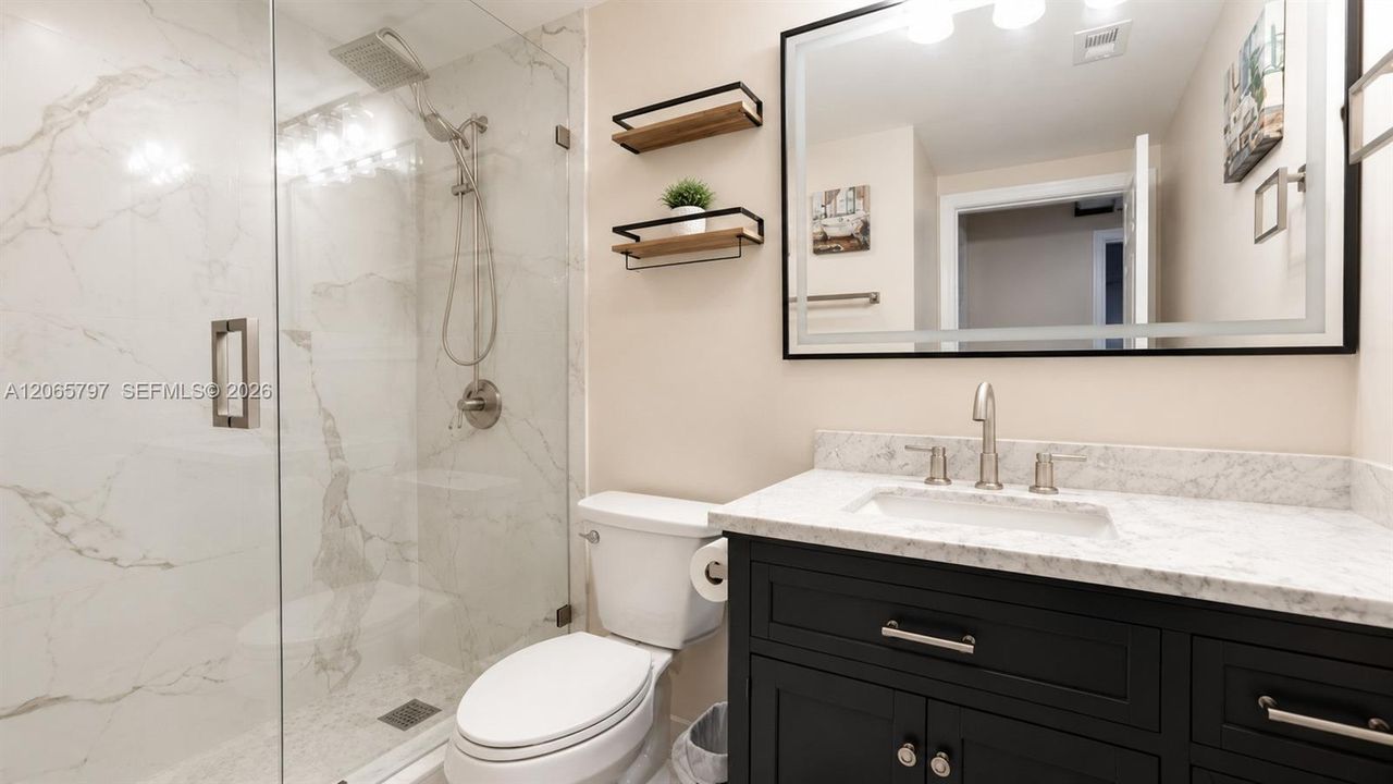 For Sale: $320,000 (2 beds, 2 baths, 1048 Square Feet)