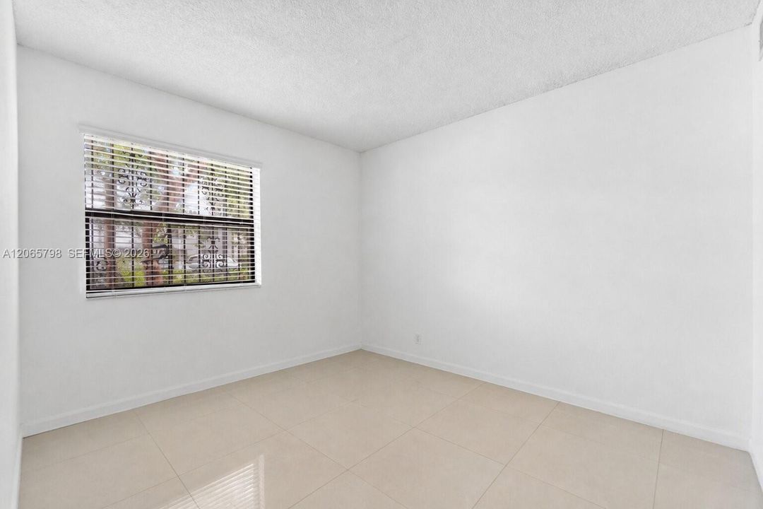Activo con contrato: $315,000 (3 camas, 2 baños, 1215 Pies cuadrados)