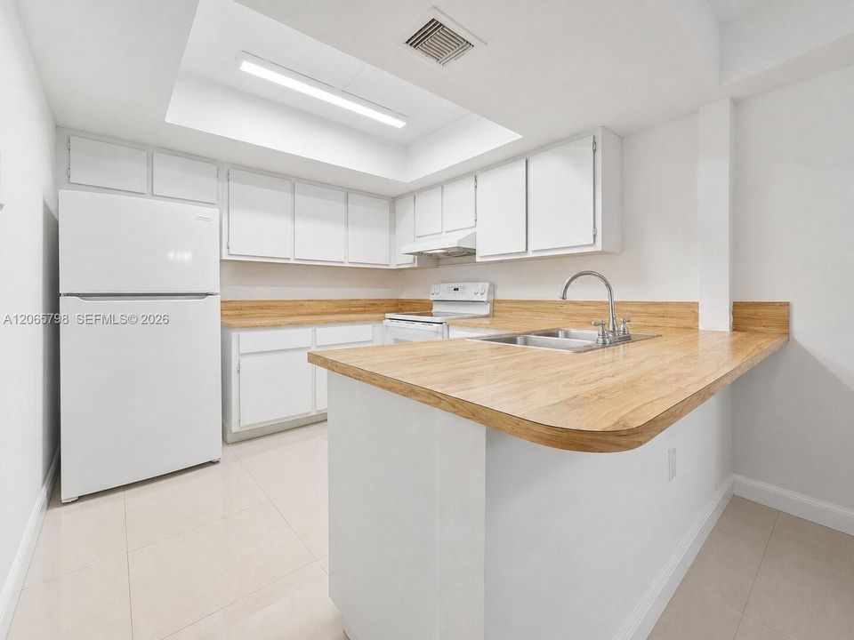 Activo con contrato: $315,000 (3 camas, 2 baños, 1215 Pies cuadrados)