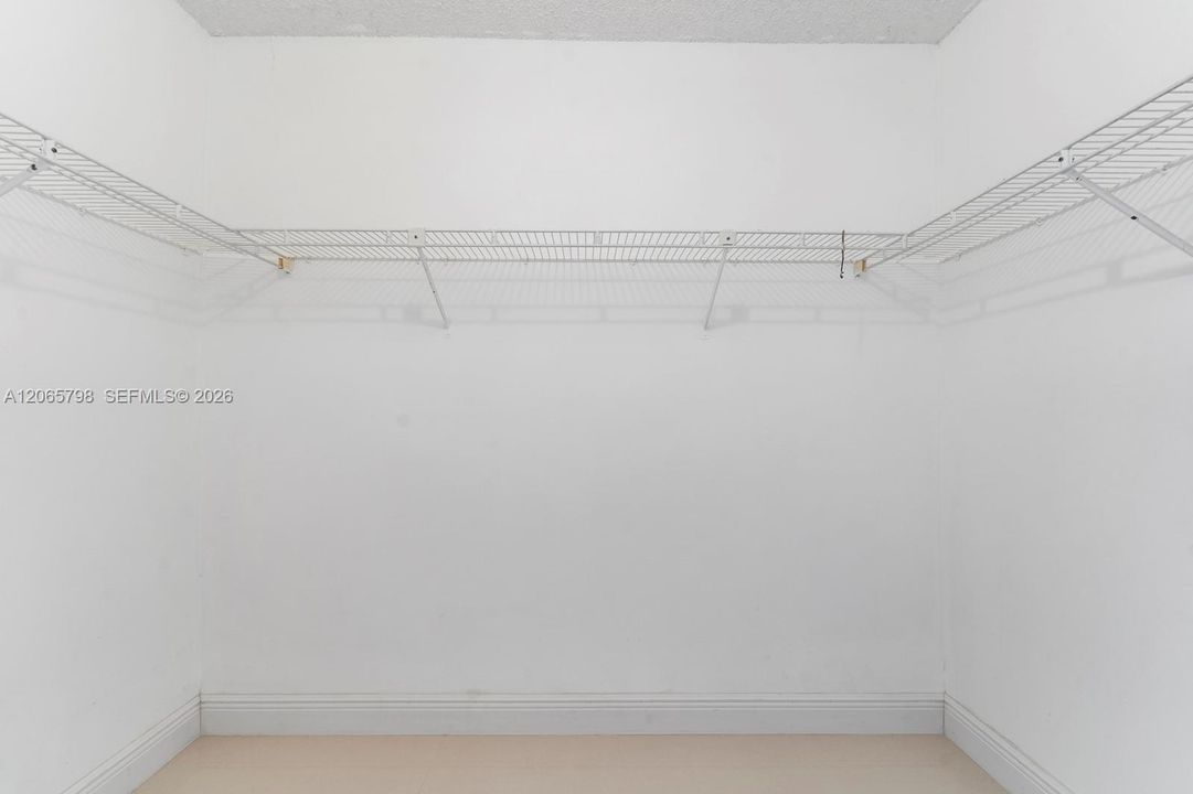 Activo con contrato: $315,000 (3 camas, 2 baños, 1215 Pies cuadrados)