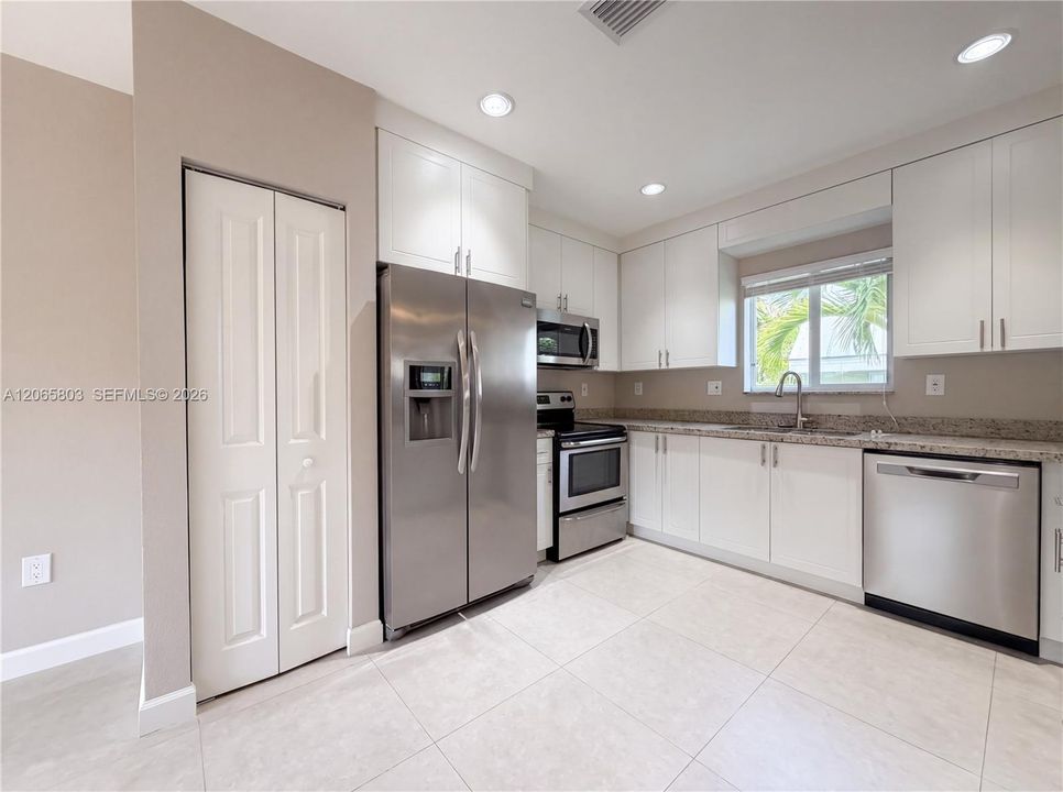 En Venta: $740,000 (3 camas, 2 baños, 1879 Pies cuadrados)