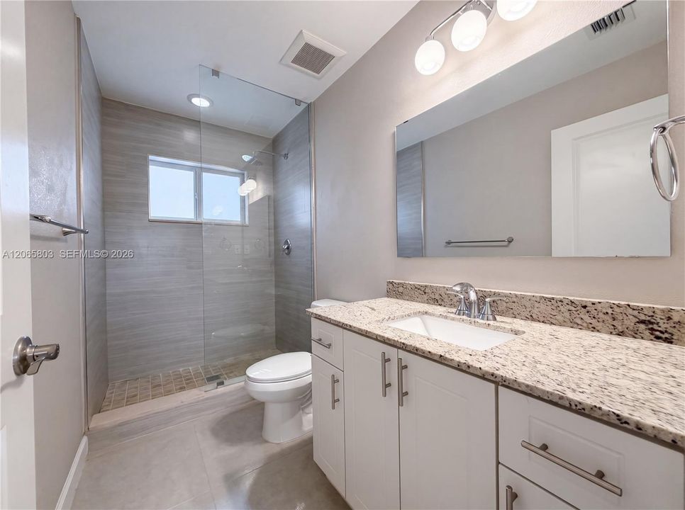 En Venta: $740,000 (3 camas, 2 baños, 1879 Pies cuadrados)
