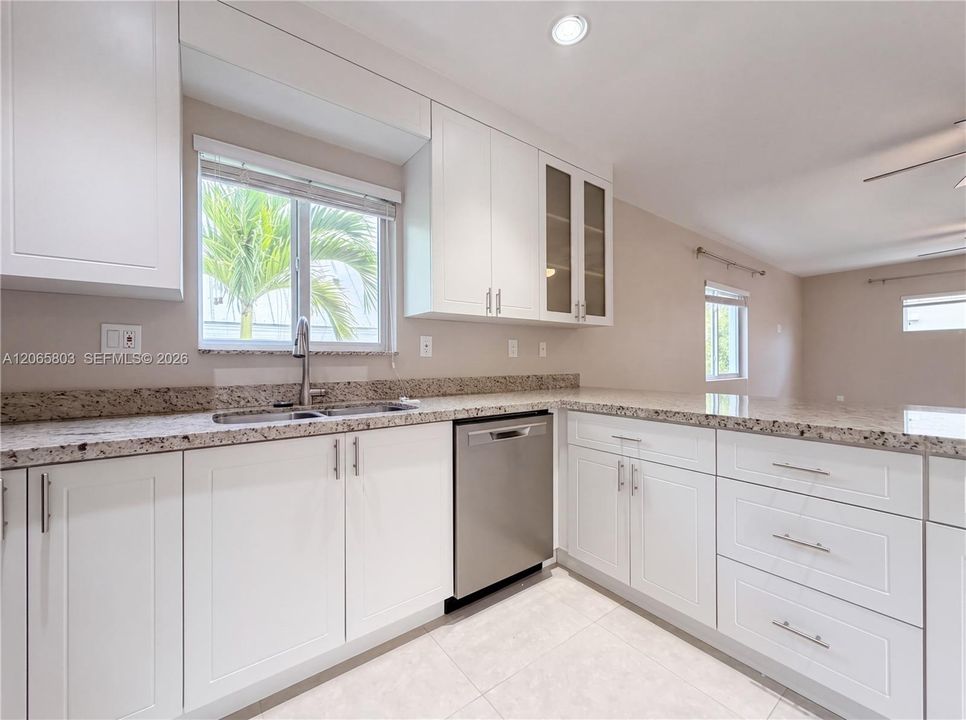 En Venta: $740,000 (3 camas, 2 baños, 1879 Pies cuadrados)