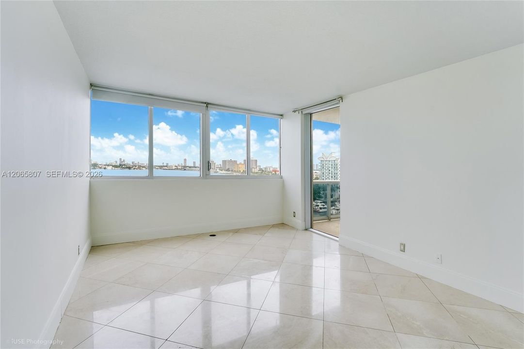 Active With Contract: $4,300 (3 beds, 2 baths, 1712 Square Feet)