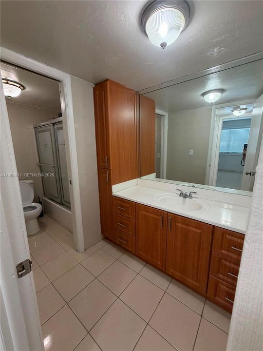 For Rent: $1,700 (1 beds, 1 baths, 662 Square Feet)