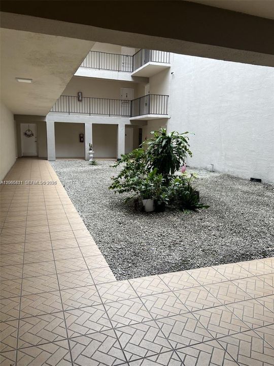 For Rent: $1,700 (1 beds, 1 baths, 662 Square Feet)
