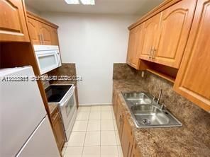 For Rent: $1,700 (1 beds, 1 baths, 662 Square Feet)