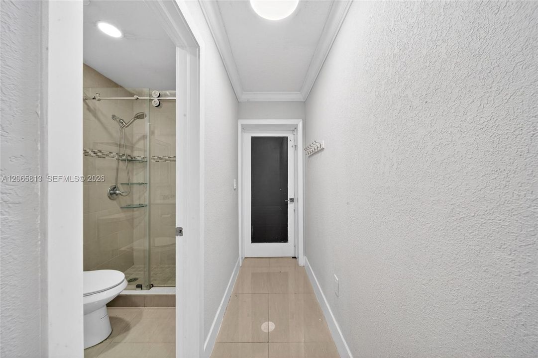 В аренду: $8,000 (6 спален, 3 ванн, 2417 Квадратных фут)