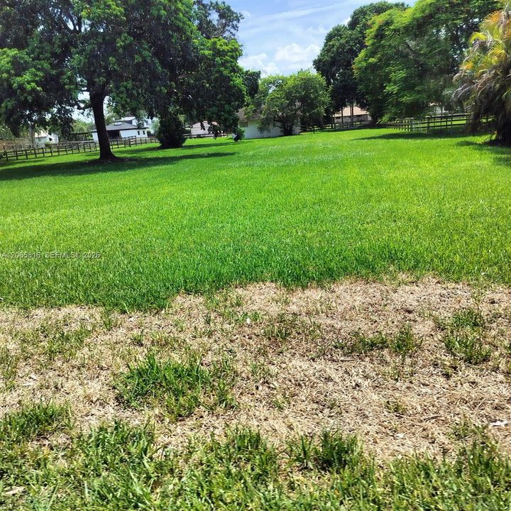 Vendido Recientemente: $2,000,000 (4 camas, 2 baños, 2216 Pies cuadrados)