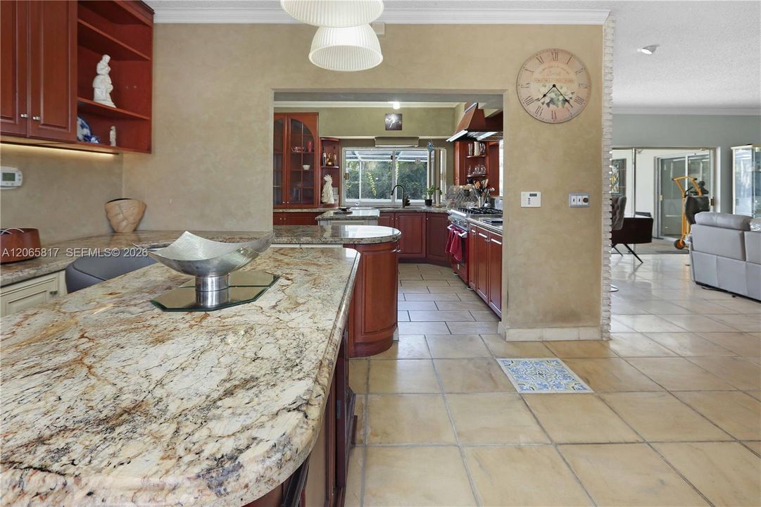 For Sale: $749,000 (3 beds, 3 baths, 2433 Square Feet)