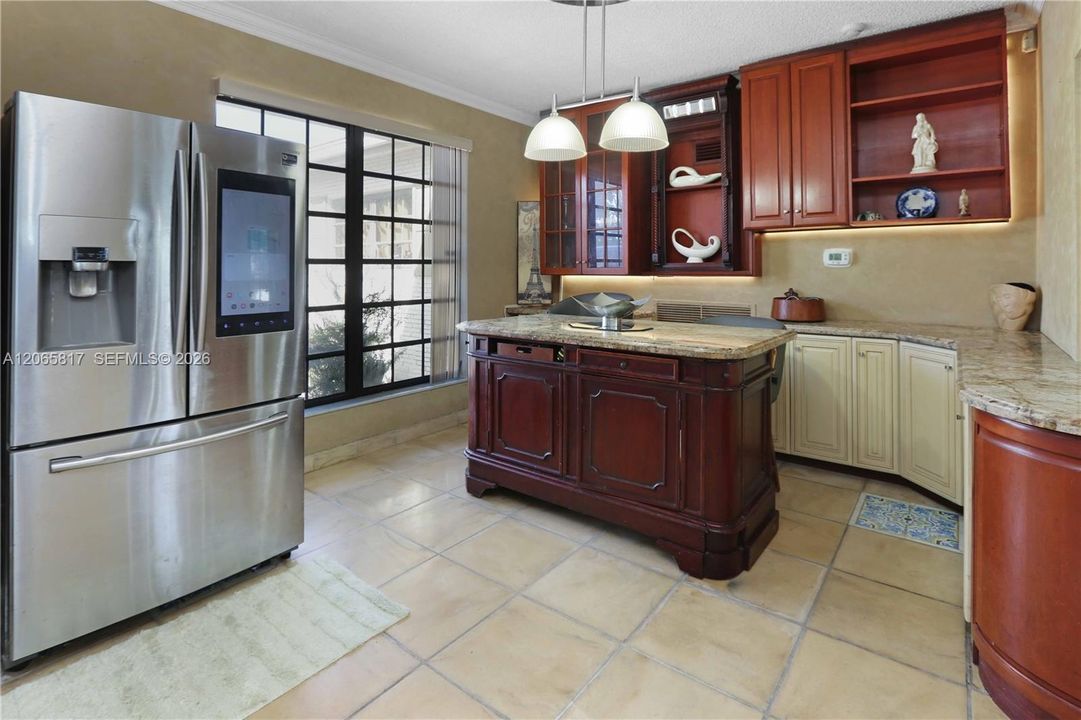 For Sale: $749,000 (3 beds, 3 baths, 2433 Square Feet)
