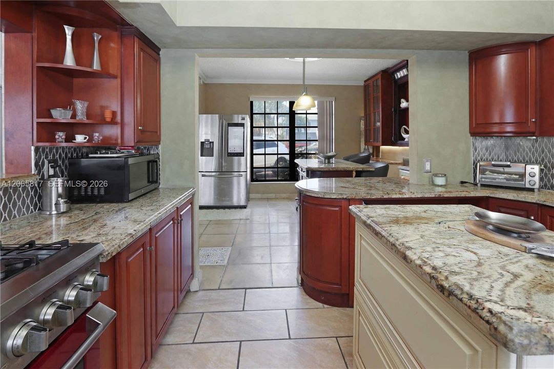 For Sale: $749,000 (3 beds, 3 baths, 2433 Square Feet)