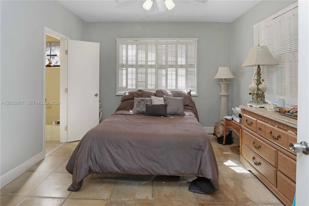 For Sale: $749,000 (3 beds, 3 baths, 2433 Square Feet)