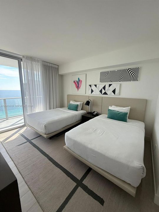 For Rent: $8,000 (2 beds, 2 baths, 1055 Square Feet)