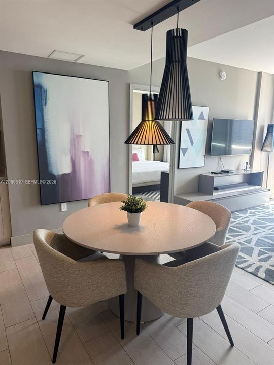 For Rent: $8,000 (2 beds, 2 baths, 1055 Square Feet)