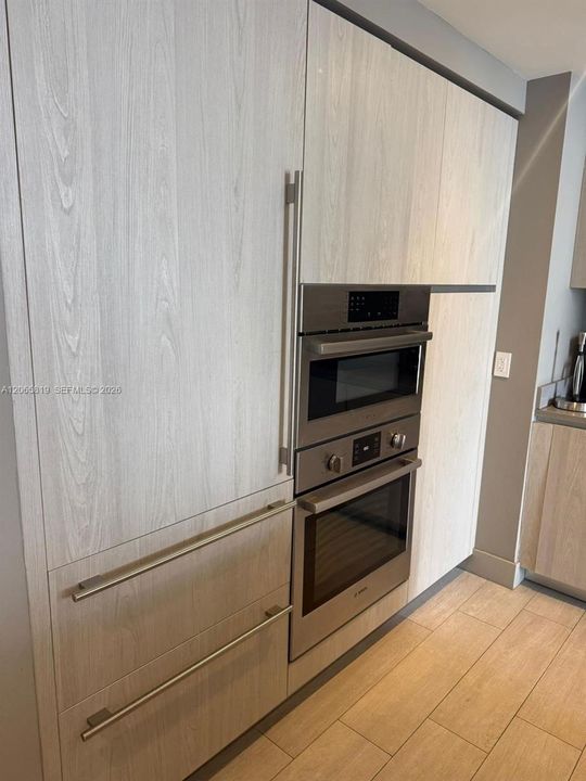 For Rent: $8,000 (2 beds, 2 baths, 1055 Square Feet)