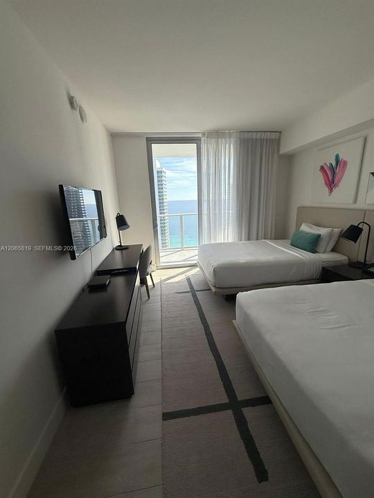 For Rent: $8,000 (2 beds, 2 baths, 1055 Square Feet)
