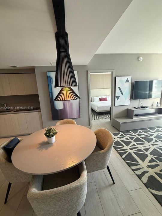For Rent: $8,000 (2 beds, 2 baths, 1055 Square Feet)