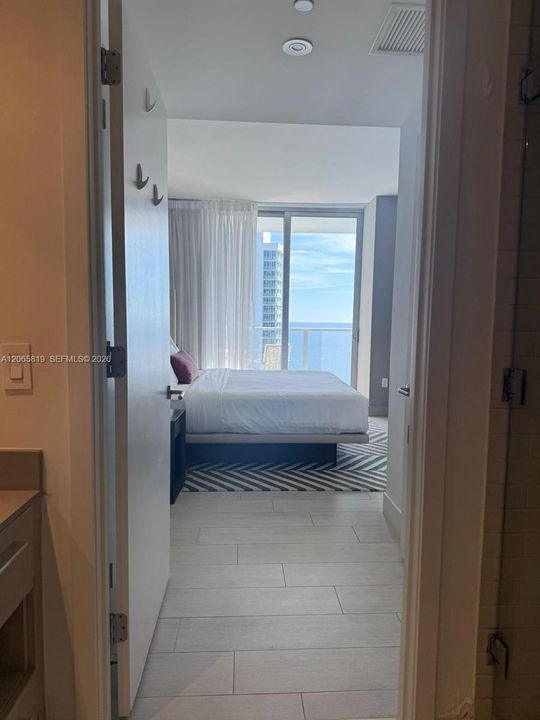 For Rent: $8,000 (2 beds, 2 baths, 1055 Square Feet)
