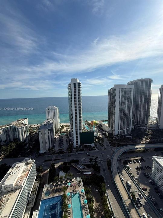 For Rent: $8,000 (2 beds, 2 baths, 1055 Square Feet)