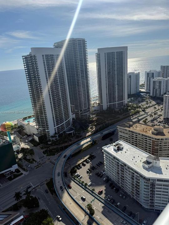 For Rent: $8,000 (2 beds, 2 baths, 1055 Square Feet)