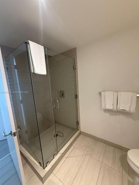 For Rent: $8,000 (2 beds, 2 baths, 1055 Square Feet)