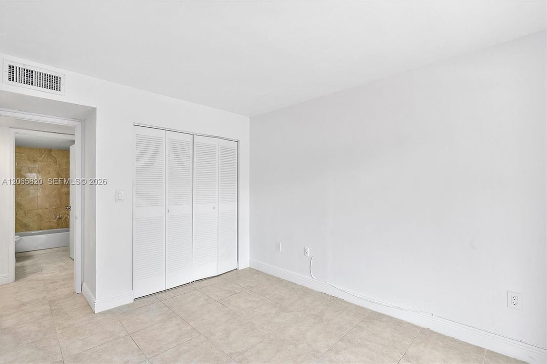 En Renta: $2,400 (2 camas, 2 baños, 939 Pies cuadrados)