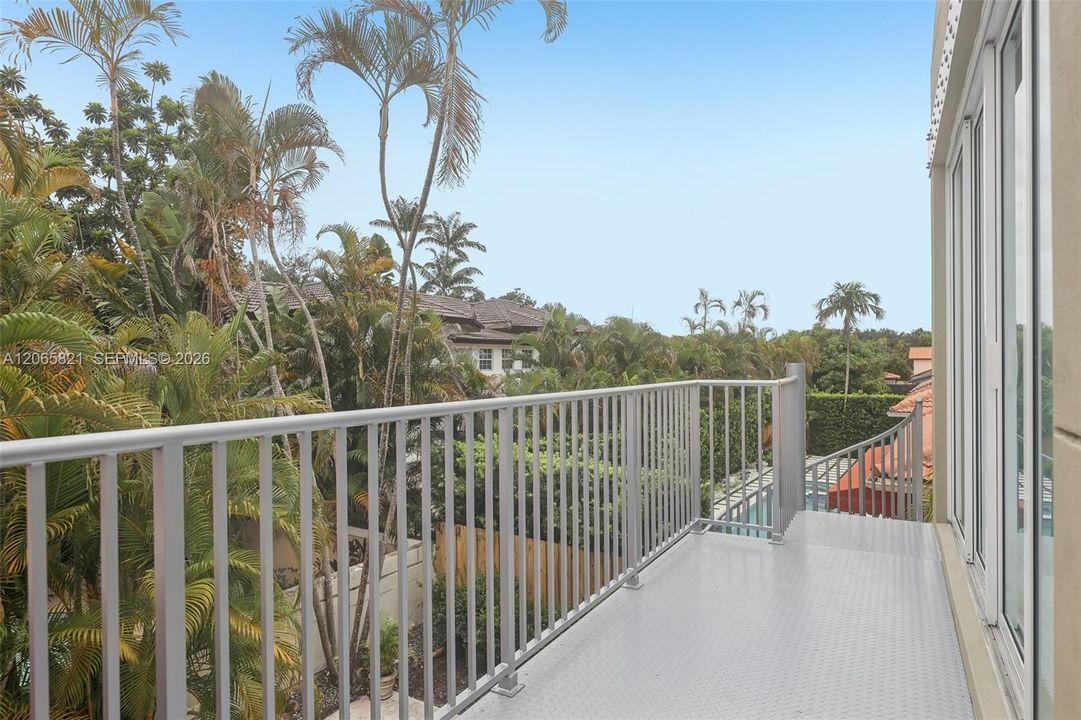 For Sale: $1,499,999 (4 beds, 3 baths, 2659 Square Feet)