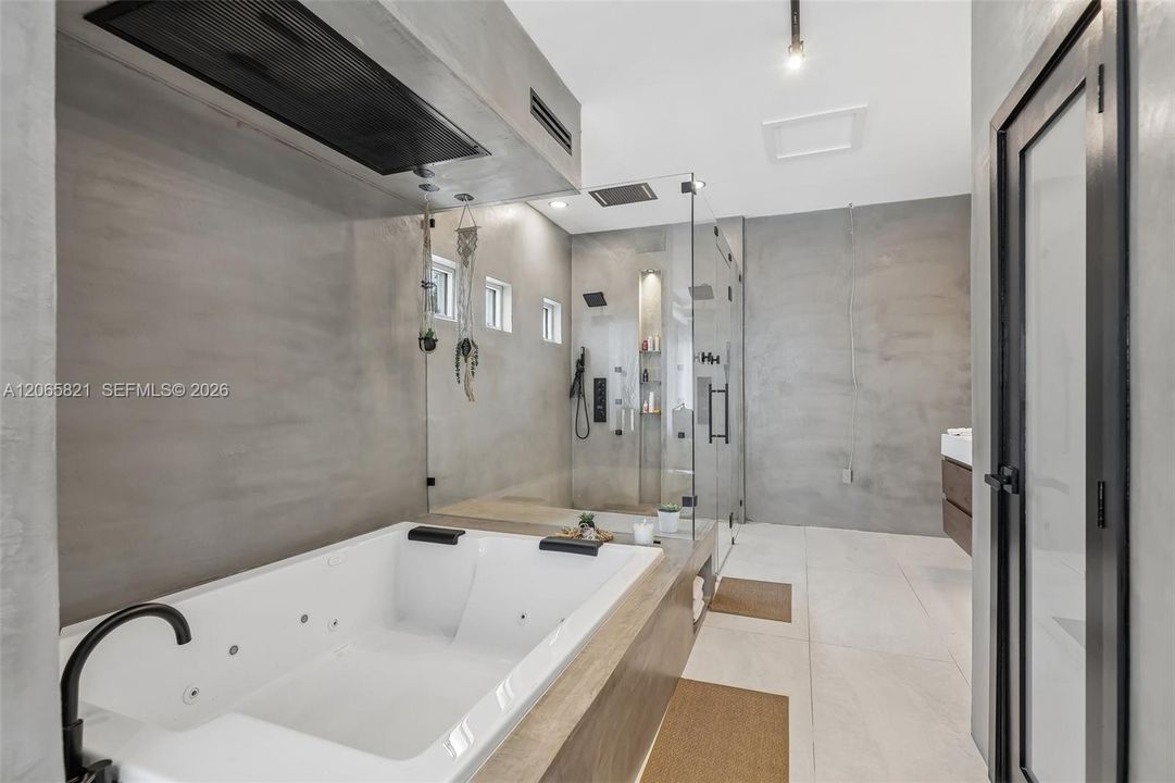 For Sale: $1,499,999 (4 beds, 3 baths, 2659 Square Feet)