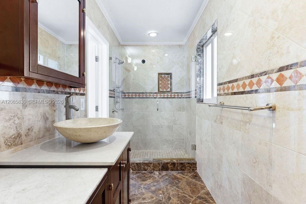 For Sale: $1,529,000 (3 beds, 2 baths, 1832 Square Feet)