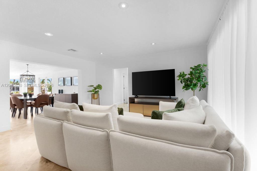 For Sale: $1,529,000 (3 beds, 2 baths, 1832 Square Feet)