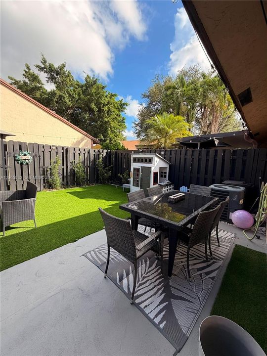 For Sale: $386,000 (2 beds, 2 baths, 1253 Square Feet)