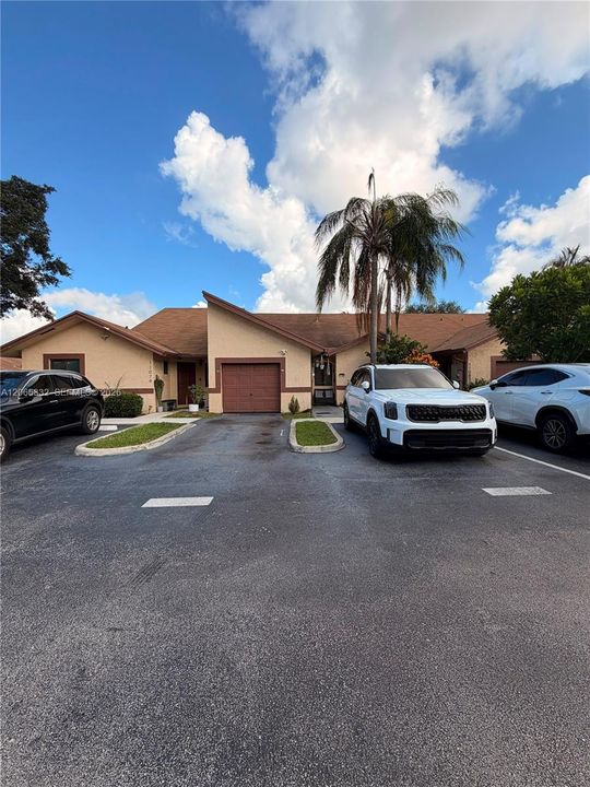 For Sale: $386,000 (2 beds, 2 baths, 1253 Square Feet)