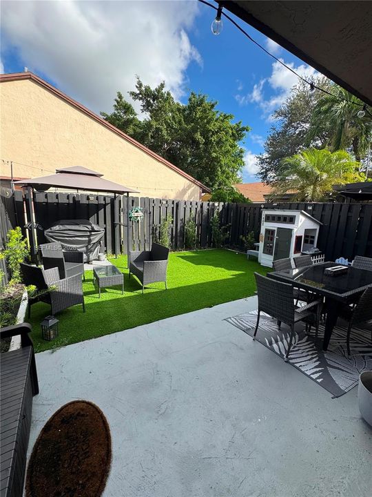 For Sale: $386,000 (2 beds, 2 baths, 1253 Square Feet)