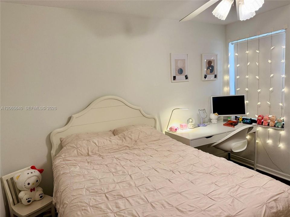 For Rent: $3,550 (3 beds, 2 baths, 1605 Square Feet)