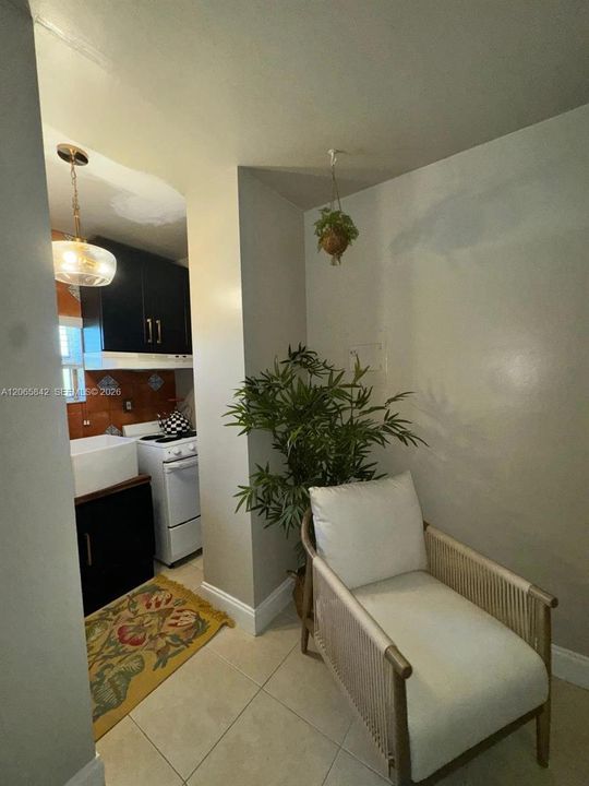 For Rent: $1,500 (1 beds, 1 baths, 2405 Square Feet)