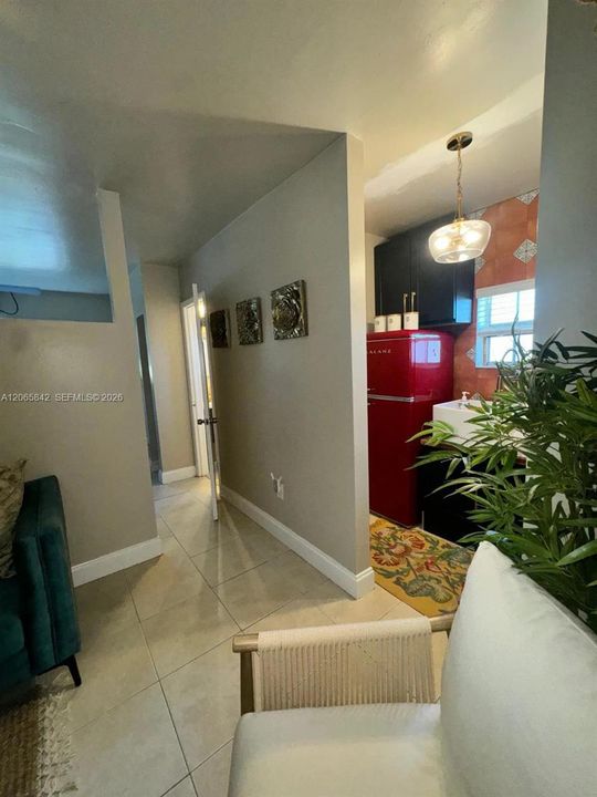 For Rent: $1,500 (1 beds, 1 baths, 2405 Square Feet)