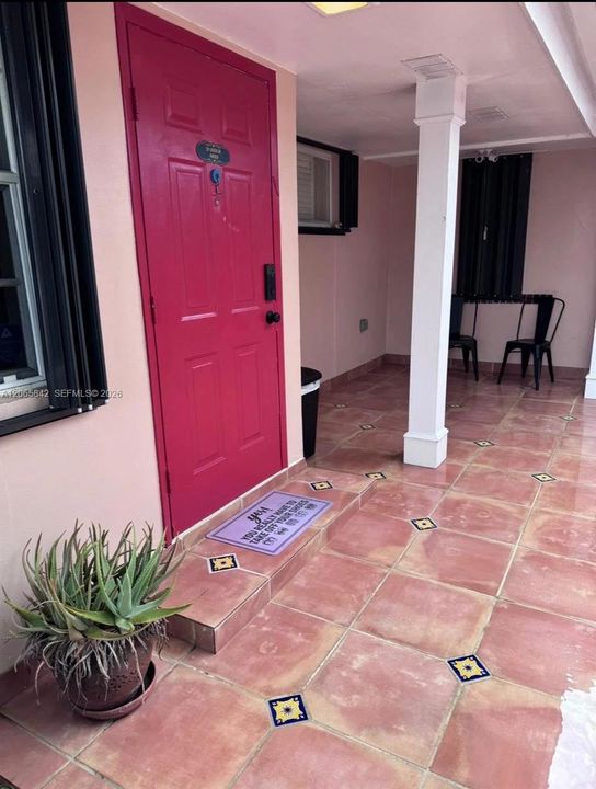 For Rent: $1,500 (1 beds, 1 baths, 2405 Square Feet)