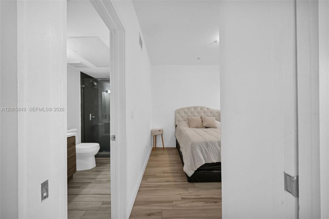For Sale: $264,000 (1 beds, 1 baths, 519 Square Feet)