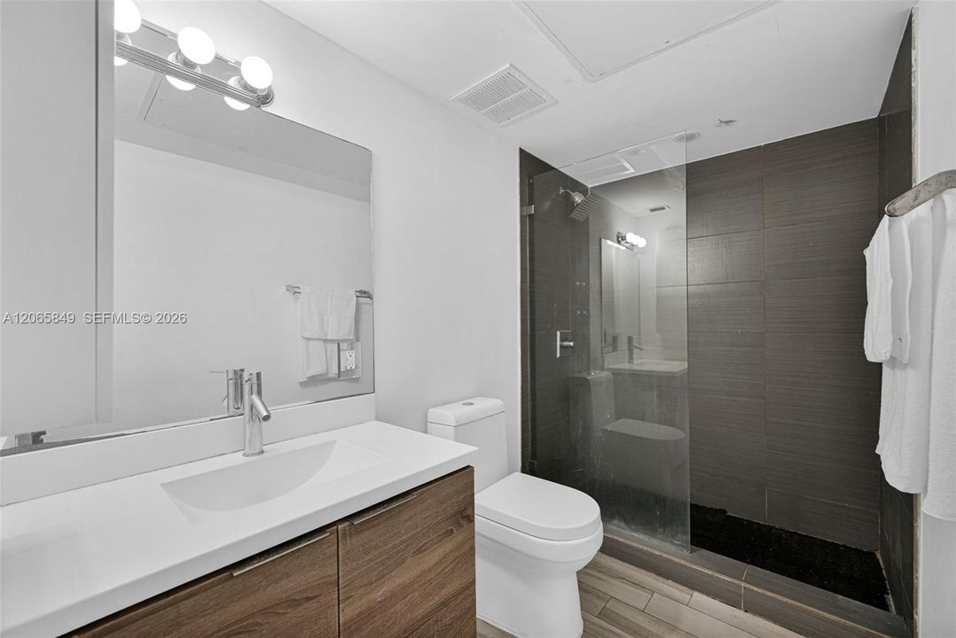 For Sale: $264,000 (1 beds, 1 baths, 519 Square Feet)