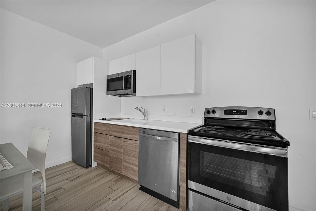 For Sale: $264,000 (1 beds, 1 baths, 519 Square Feet)