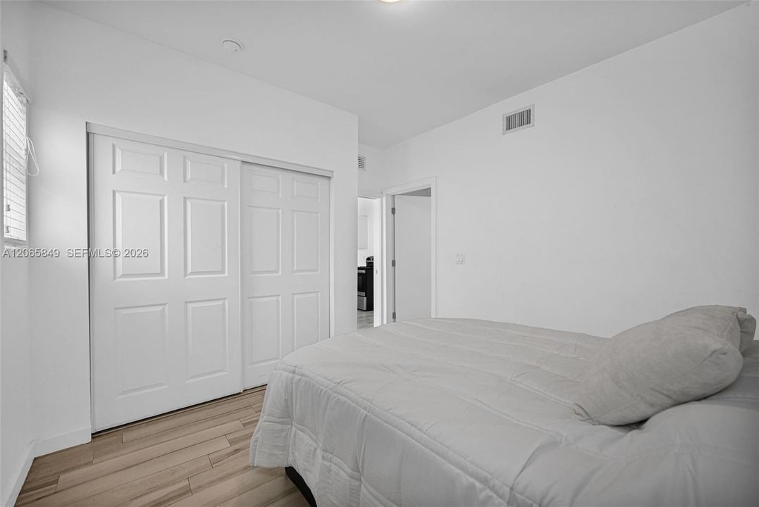 For Sale: $264,000 (1 beds, 1 baths, 519 Square Feet)