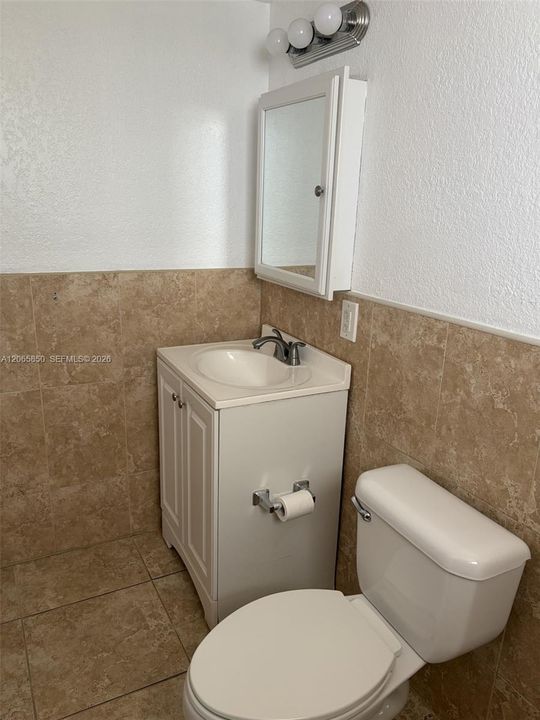 For Sale: $175,000 (1 beds, 1 baths, 558 Square Feet)