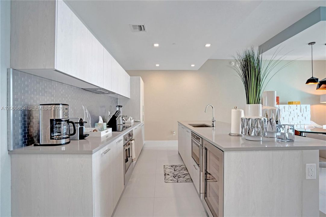 For Rent: $13,000 (4 beds, 4 baths, 2007 Square Feet)