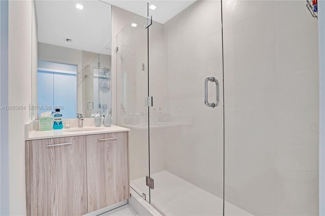 For Rent: $13,000 (4 beds, 4 baths, 2007 Square Feet)