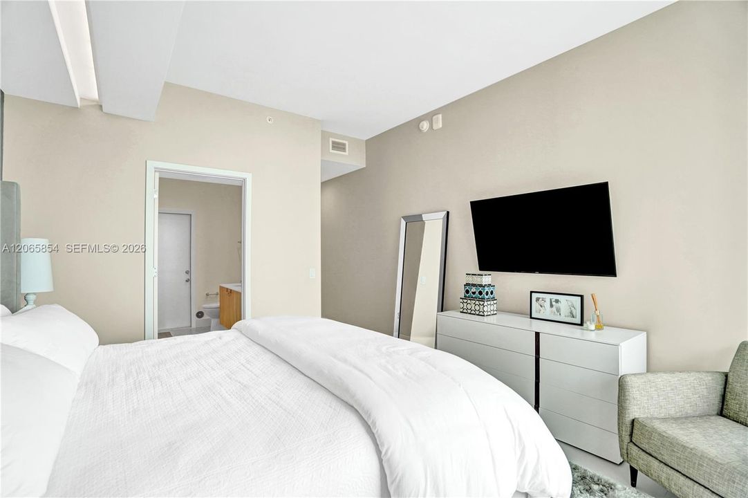 For Rent: $13,000 (4 beds, 4 baths, 2007 Square Feet)