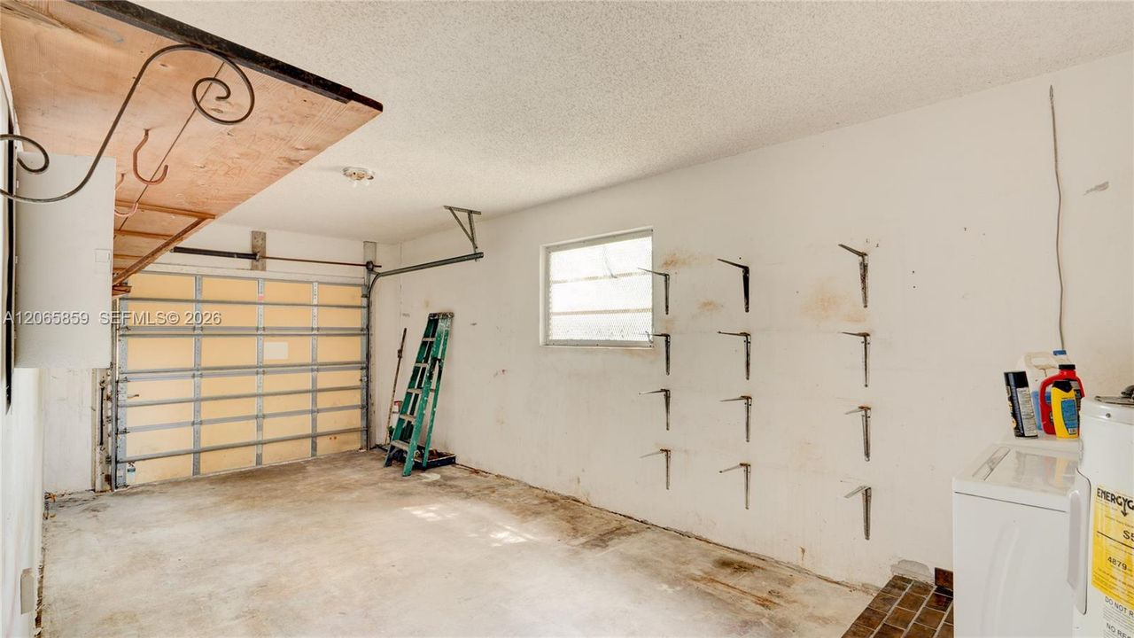 For Sale: $760,000 (4 beds, 2 baths, 1475 Square Feet)