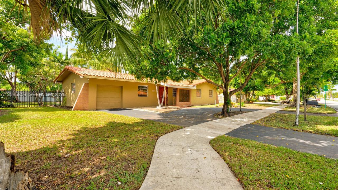 For Sale: $760,000 (4 beds, 2 baths, 1475 Square Feet)