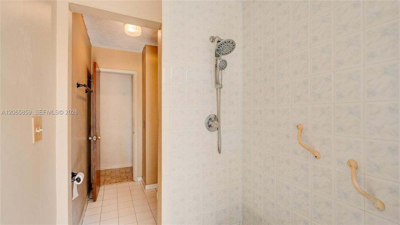 For Sale: $760,000 (4 beds, 2 baths, 1475 Square Feet)