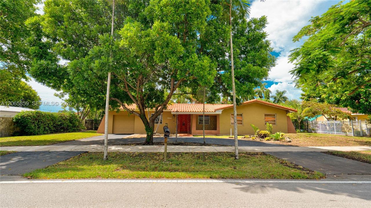 For Sale: $760,000 (4 beds, 2 baths, 1475 Square Feet)